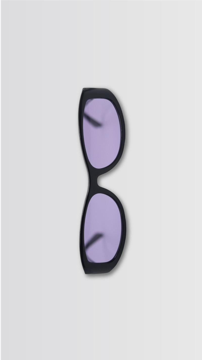 BELA EN MORADO
